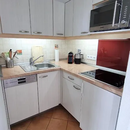 Apartment L10-005 *